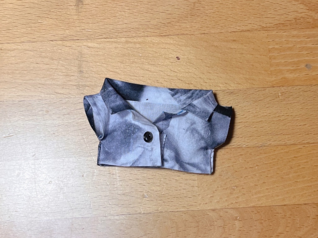 モノトーン柄シャツ