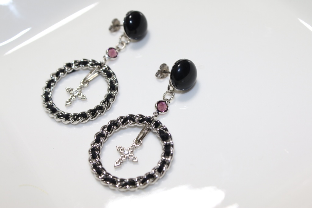 ジャンヌ・ダルク・オルタイメージピアス