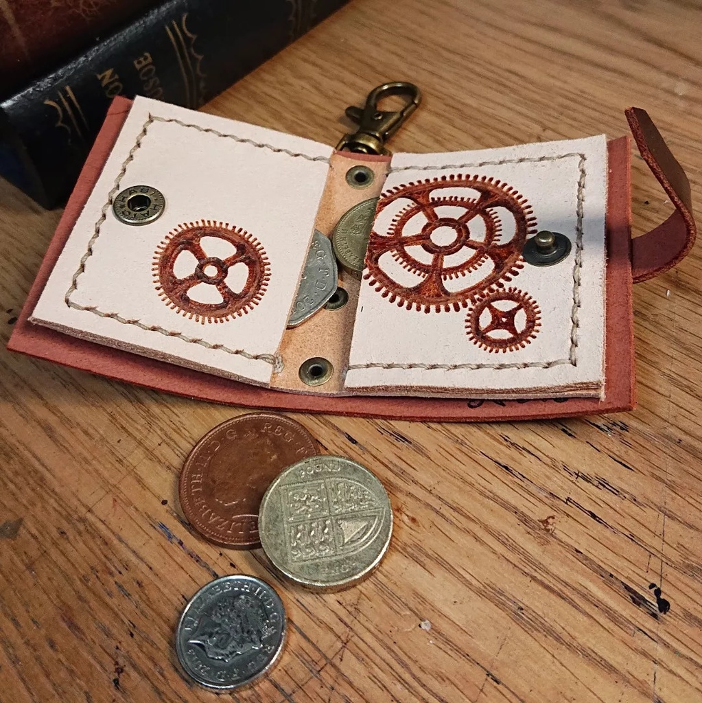 手帳風レザー小物入れ