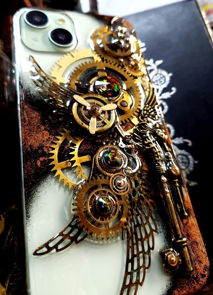 iPhone15Plusスマホケース【Old Gears】