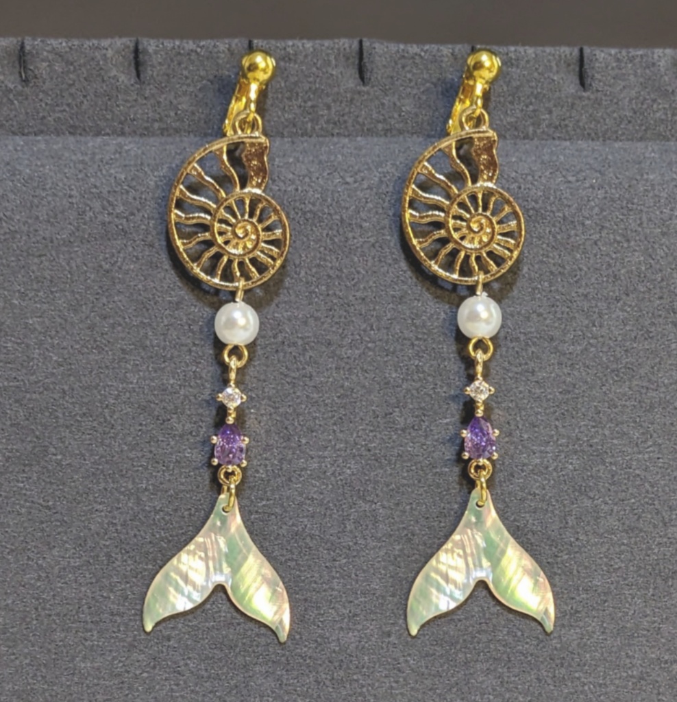 巻貝と鰭のイヤリングⅡ