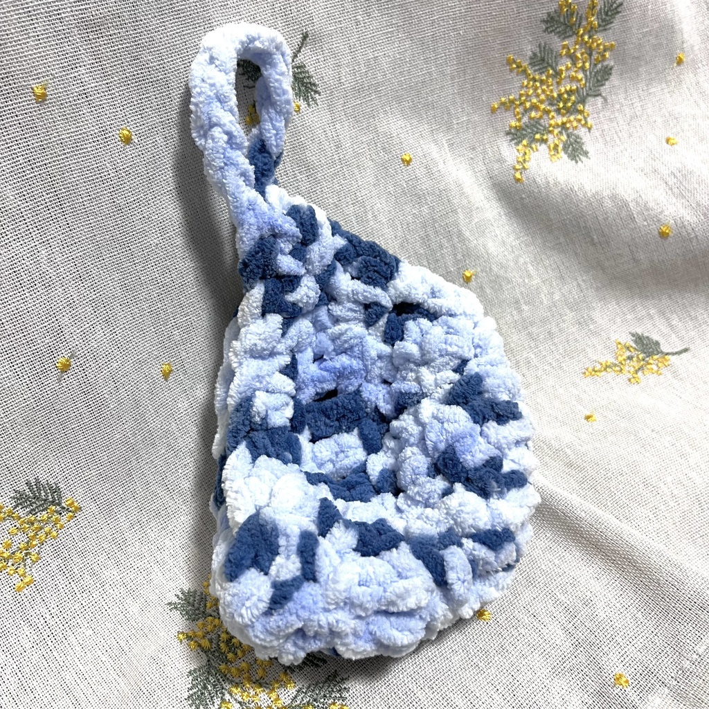 かぎ針編みのハンギングバスケット【青系ポリエステル糸】