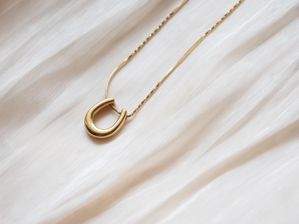 馬蹄ネックレス