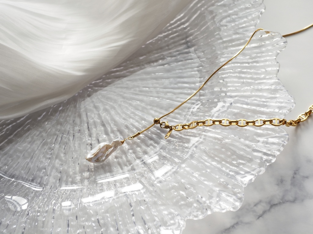 アシンメトリーパールネックレス