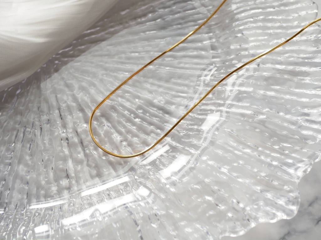 シンプルスネークチェーンネックレス