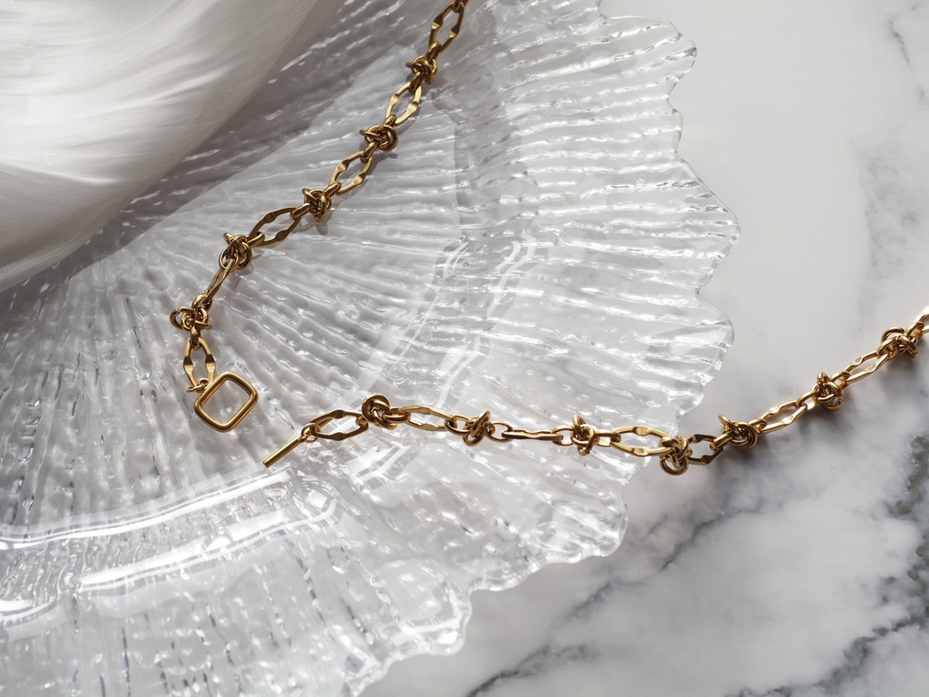 イバラチェーンロングネックレス（ゴールド）