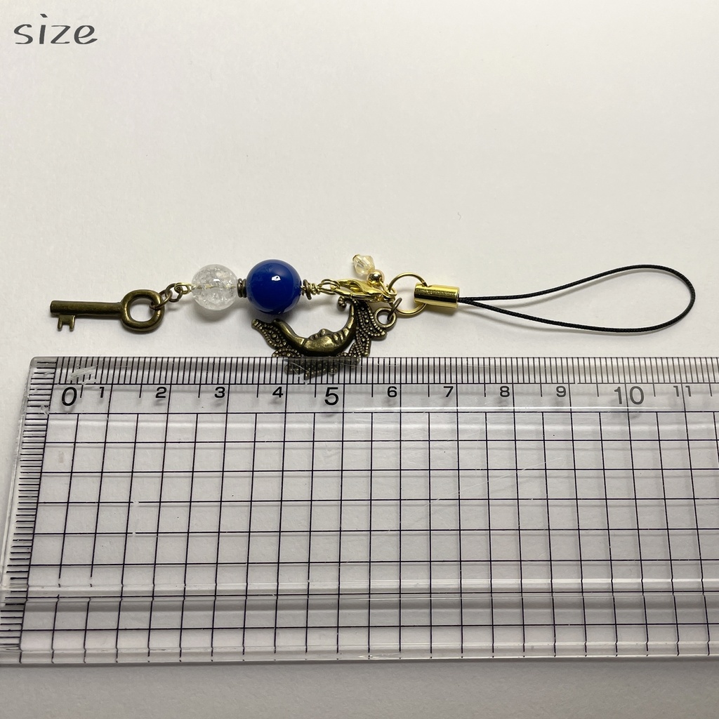 【精神サポート】青瑪瑙 天然石 クラック水晶 月モチーフ 鍵モチーフ お守り パワーストーン ストラップ