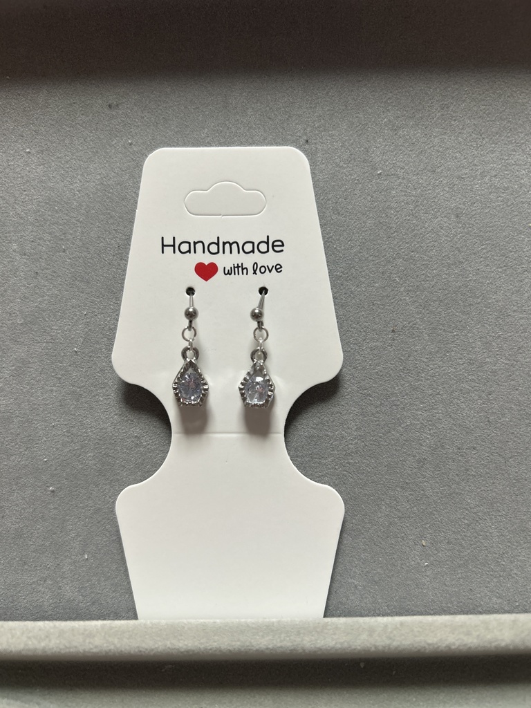 ピアス