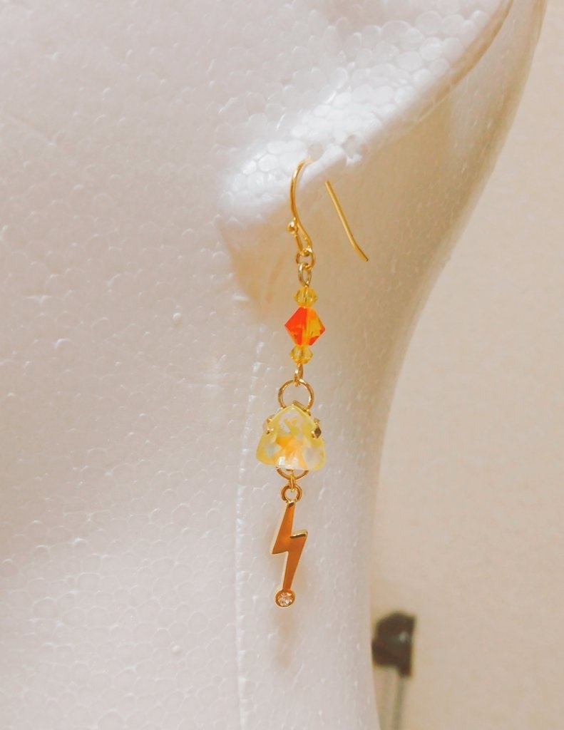 我妻善逸 イメージ ピアス