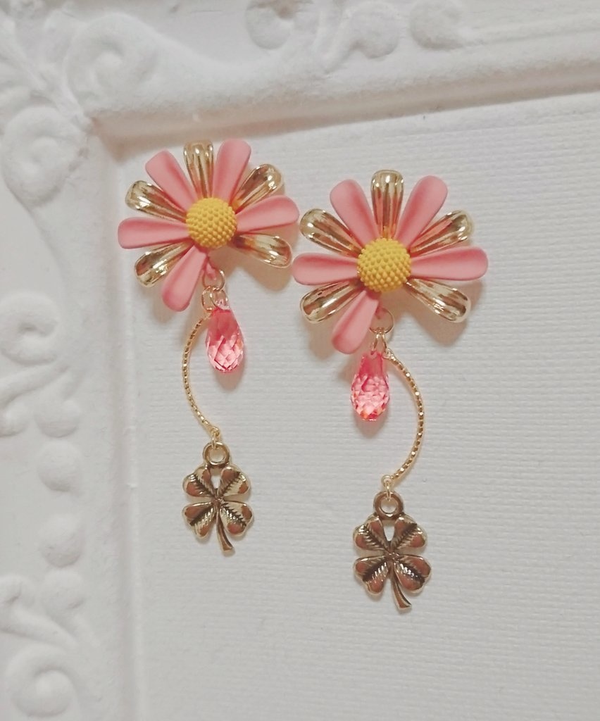 物吉貞宗 イメージ フラワーピアス