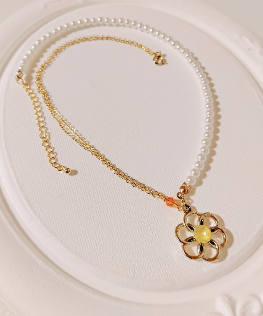 伯仲イメージハーフパールネックレス