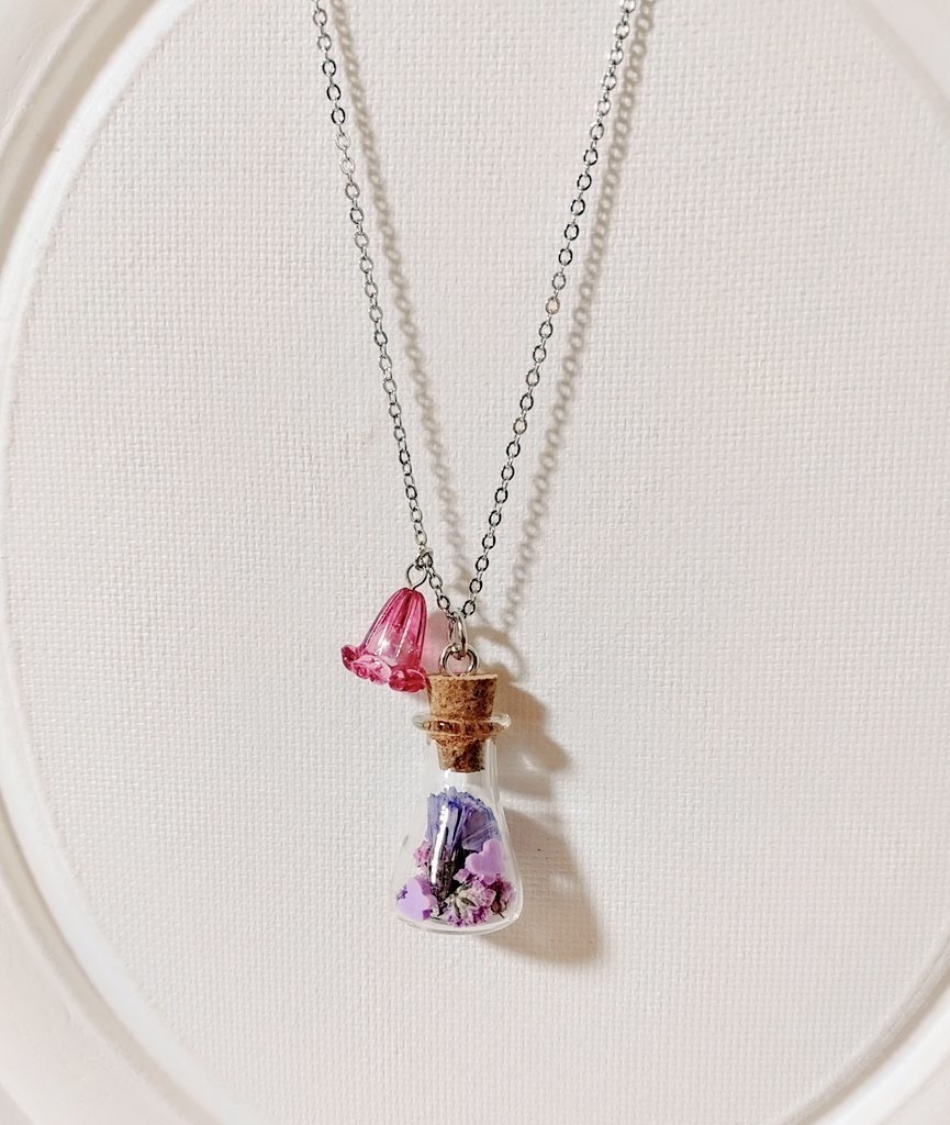 藤の花の毒ネックレス