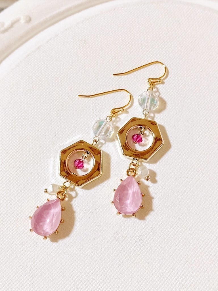 亀甲貞宗イメージピアス