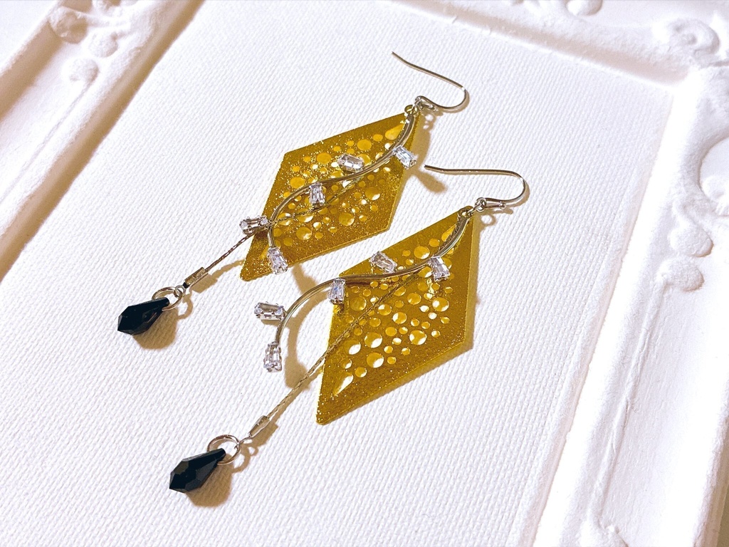 メフィストイメージピアス