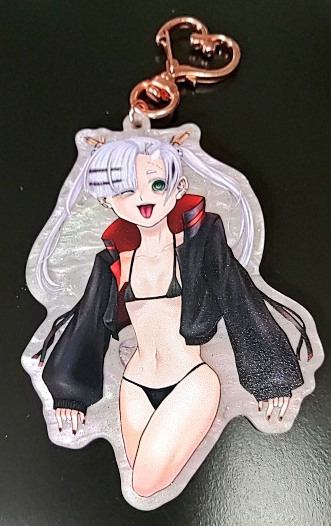 ヴァルカニア アクリルキーホルダー(黒赤アウター)