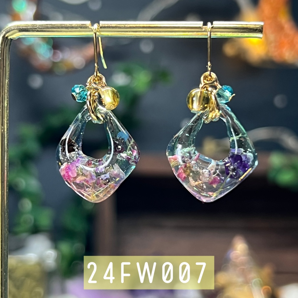 【NorthernLights】お花と天然石のピアス -2024FW-