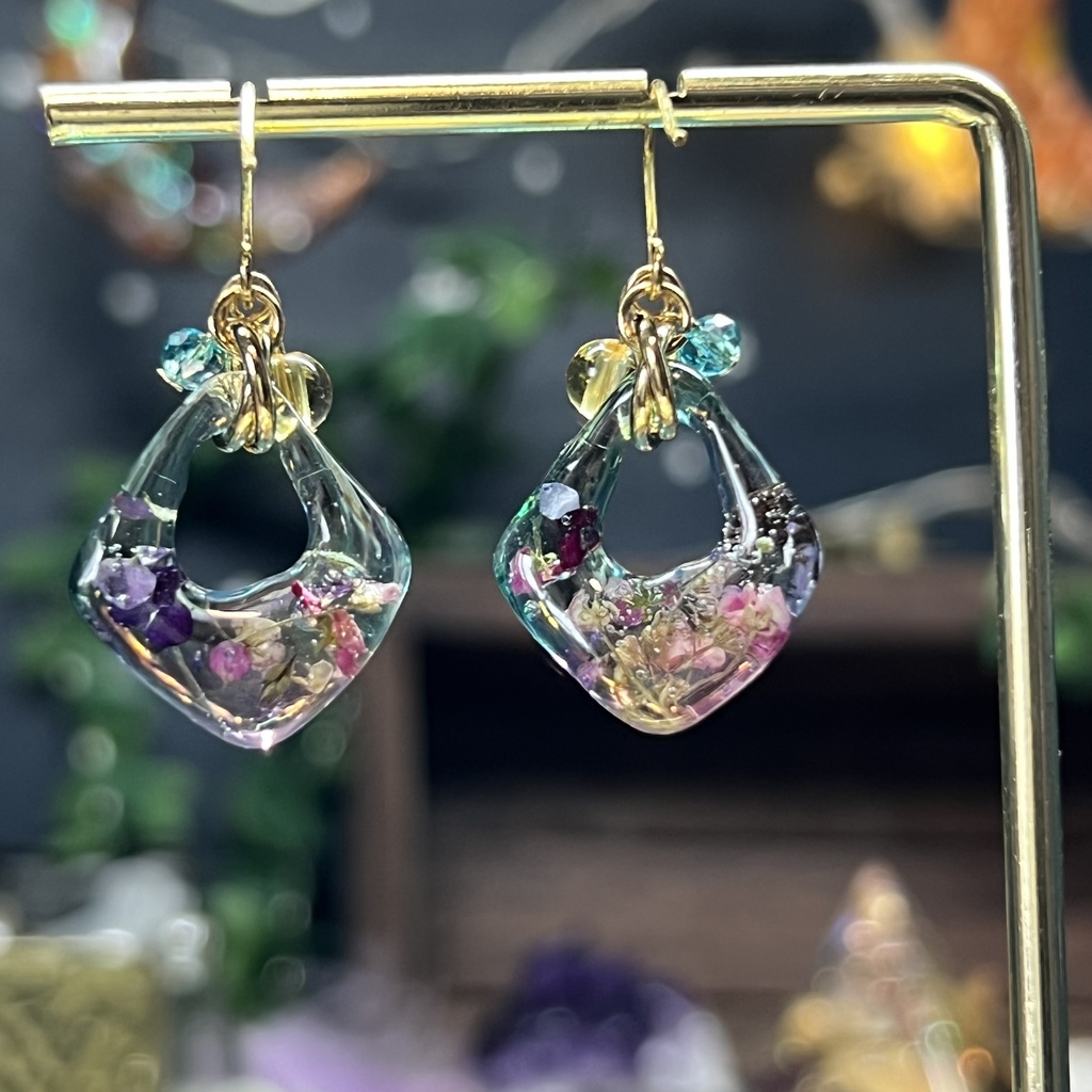 【NorthernLights】お花と天然石のピアス -2024FW-