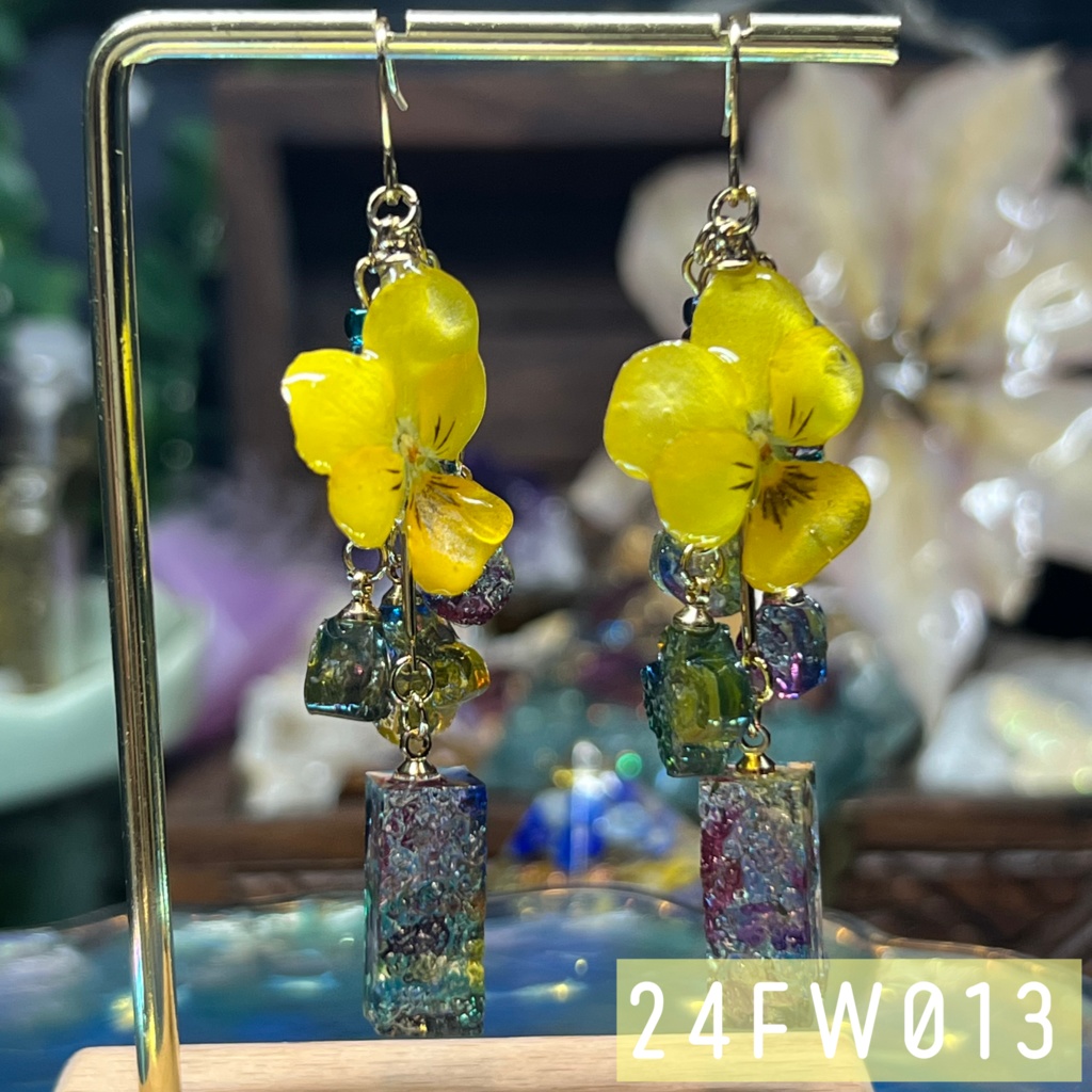 【NorthernLights】2回楽しめるピアスA -2024FW-