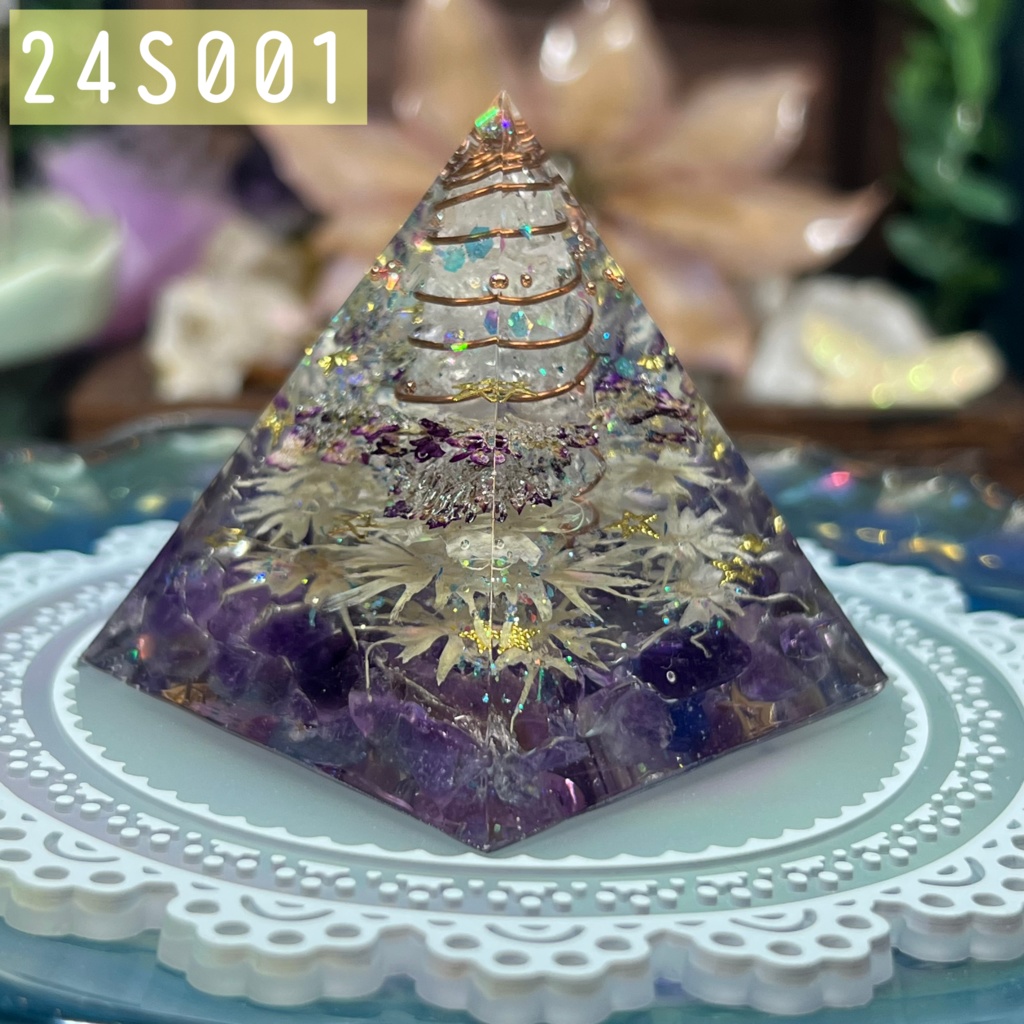 【NorthernLights】ピラミッド型オルゴナイト風オブジェ -2024-