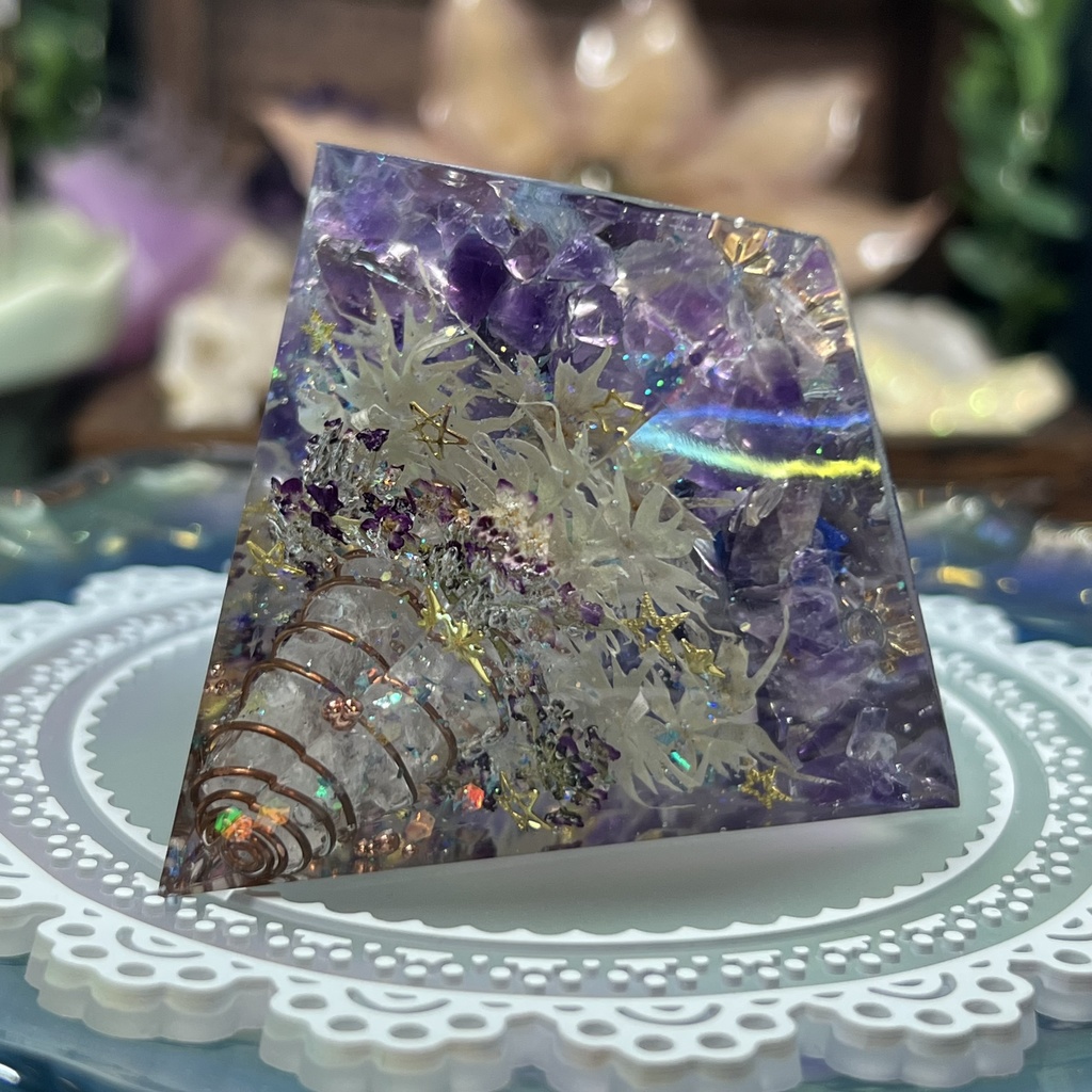 【NorthernLights】ピラミッド型オルゴナイト風オブジェ -2024-