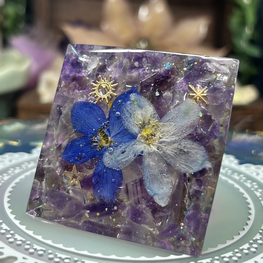 【NorthernLights】ピラミッド型オルゴナイト風オブジェ -2024-