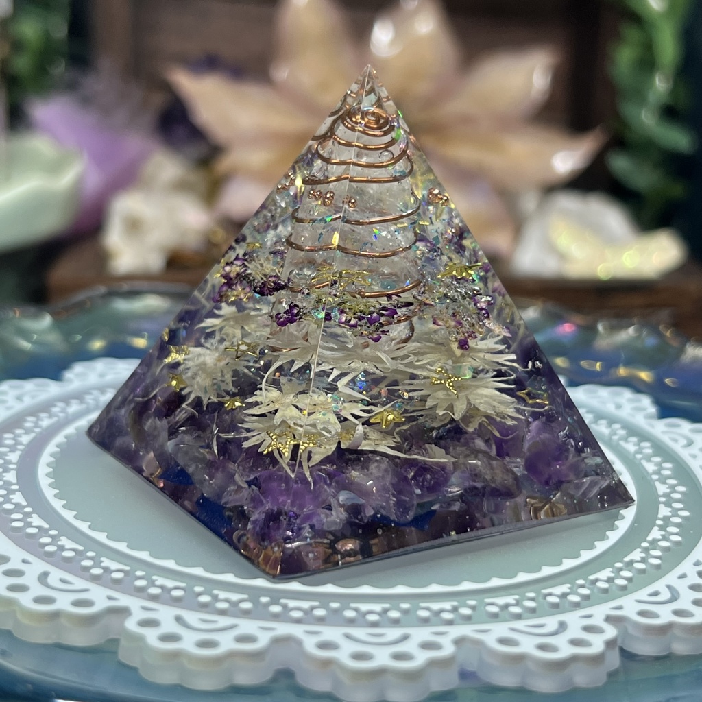 【NorthernLights】ピラミッド型オルゴナイト風オブジェ -2024-