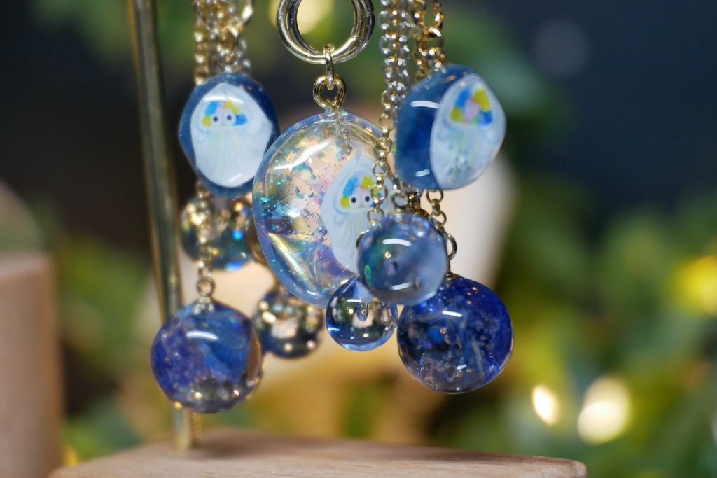 【みずのせかい】旅するクラゲのバッグチャーム