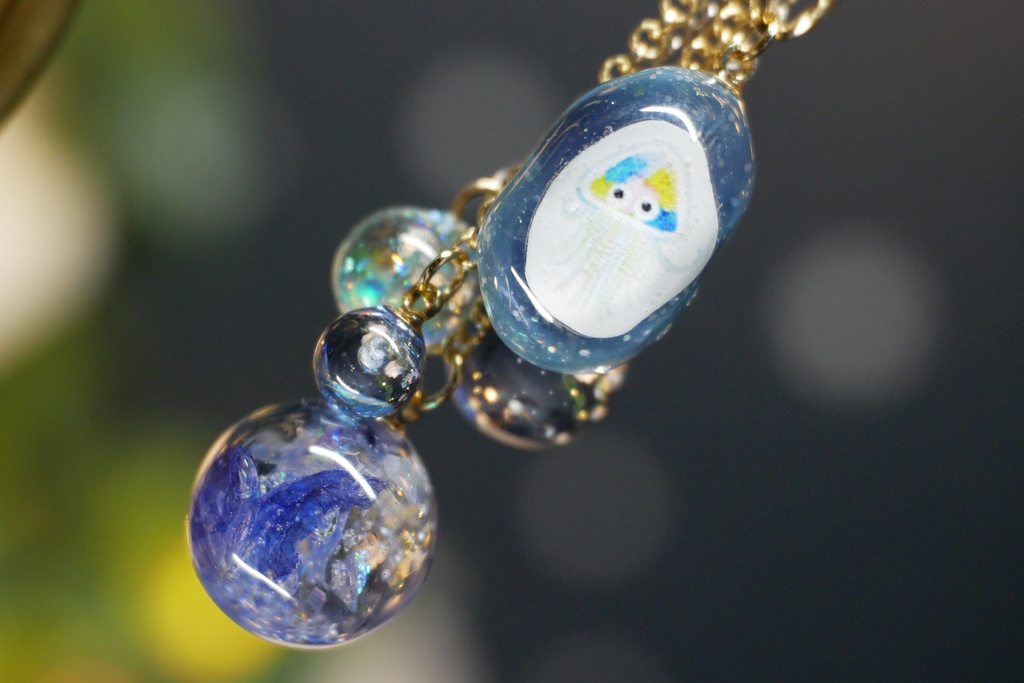 【みずのせかい】旅するクラゲのバッグチャーム