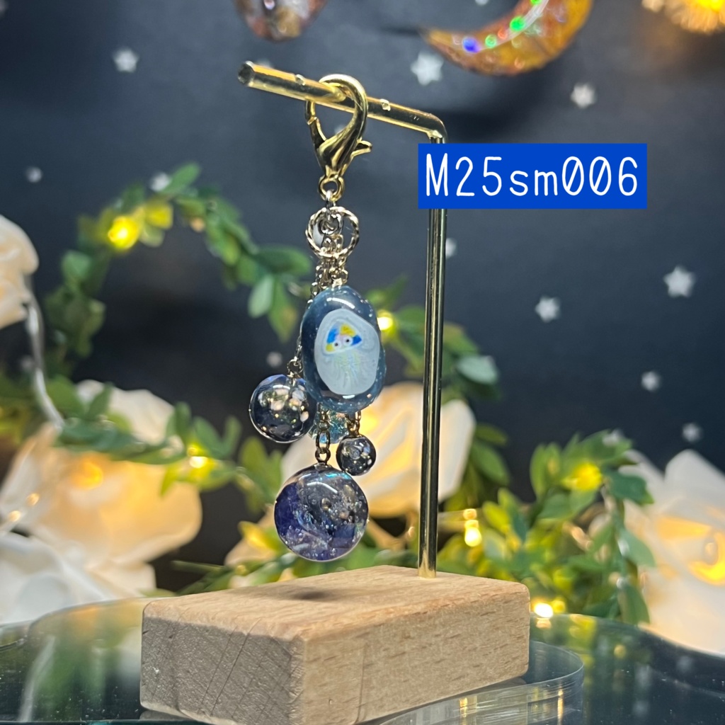 【みずのせかい】旅するクラゲのバッグチャーム