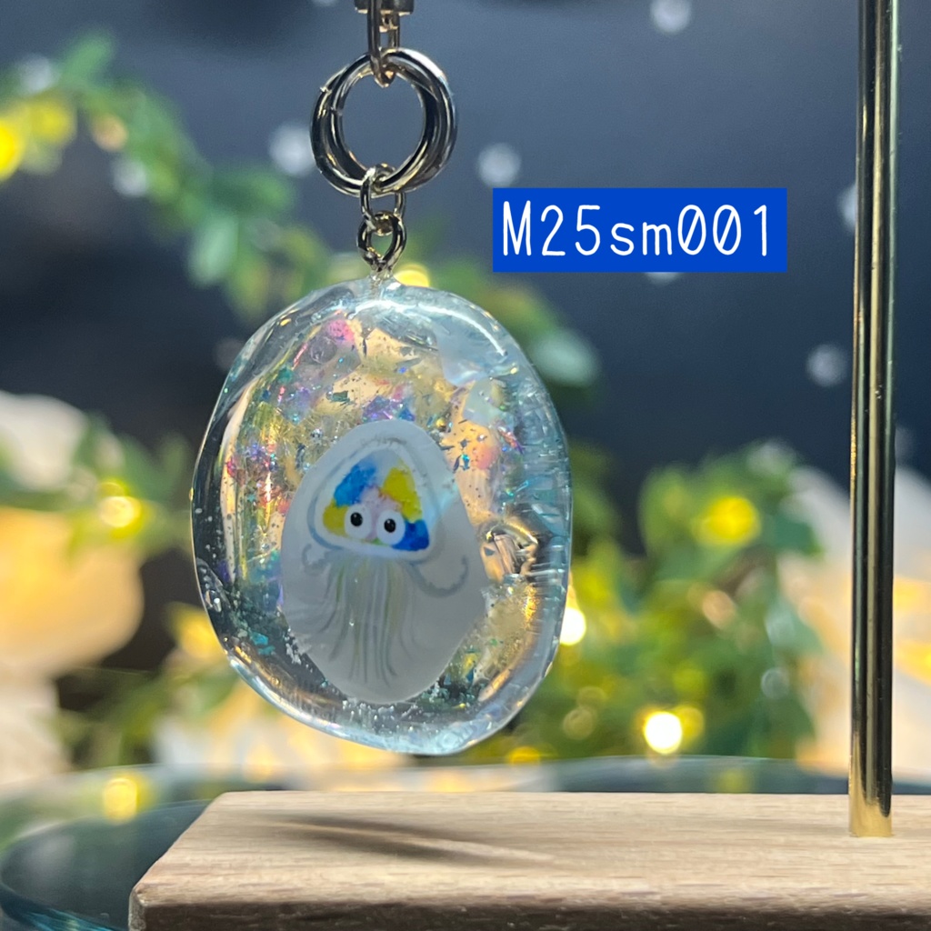 【みずのせかい】旅するクラゲのバッグチャーム