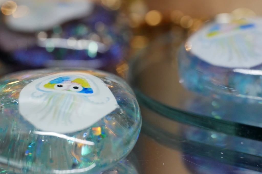 【みずのせかい】旅するクラゲのバッグチャーム