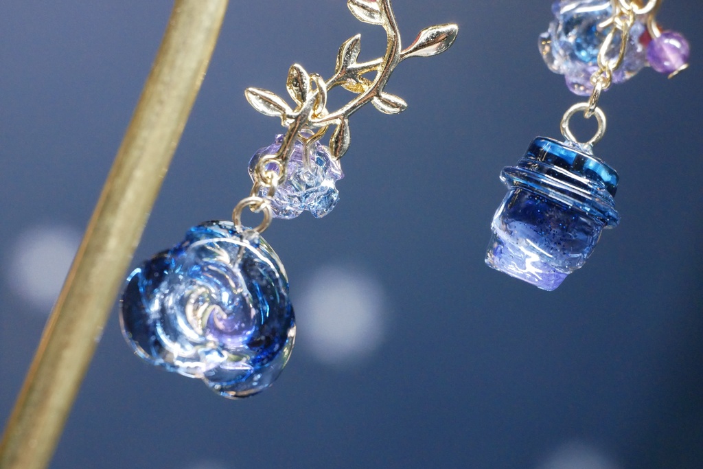 【Northern Lights】薔薇スカル ピアス バッグチャーム