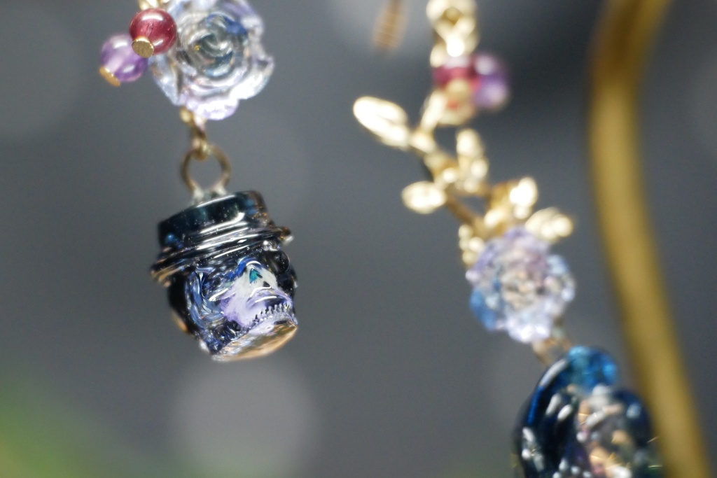 【Northern Lights】薔薇スカル ピアス バッグチャーム