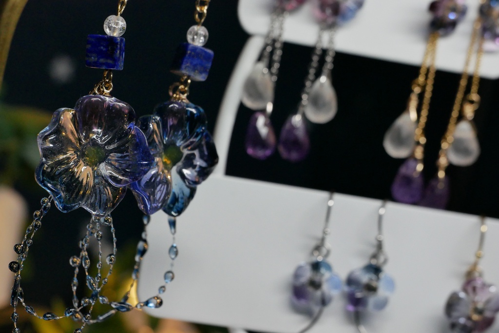 【Northern Lights】クリスタルフラワー ピアス&イヤリング 〜2025summer〜