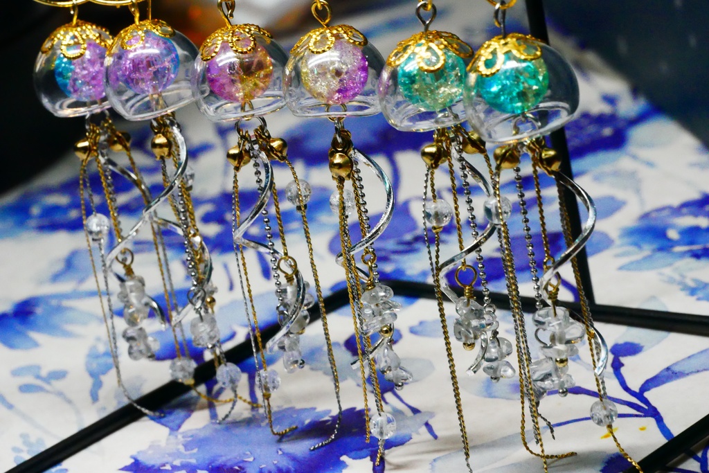 【みずのせかい】そらとぶクラゲのピアス