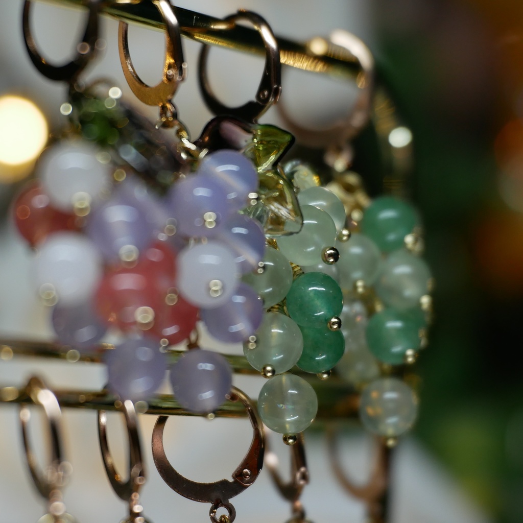 【再稼働、粒子】天然石ぶどうのみみかざり