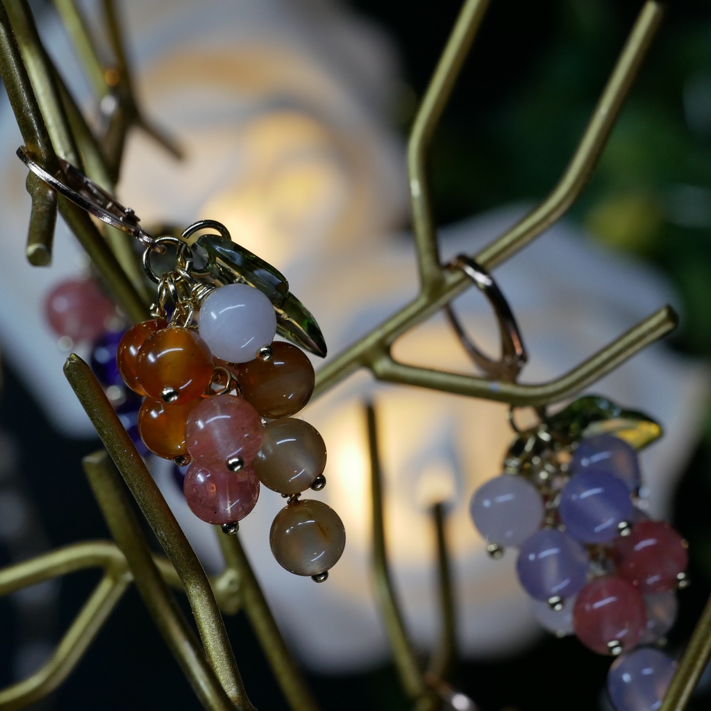 【再稼働、粒子】天然石ぶどうのみみかざり