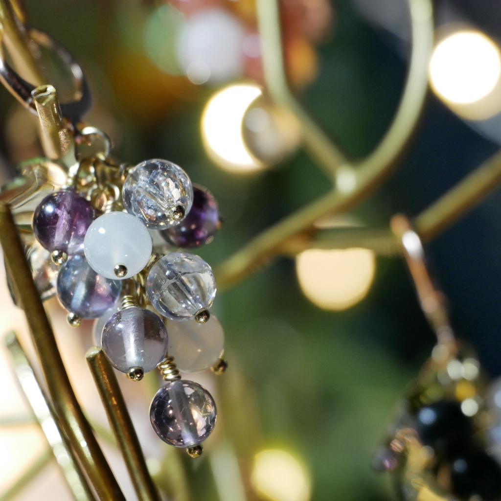 【再稼働、粒子】天然石ぶどうのみみかざり