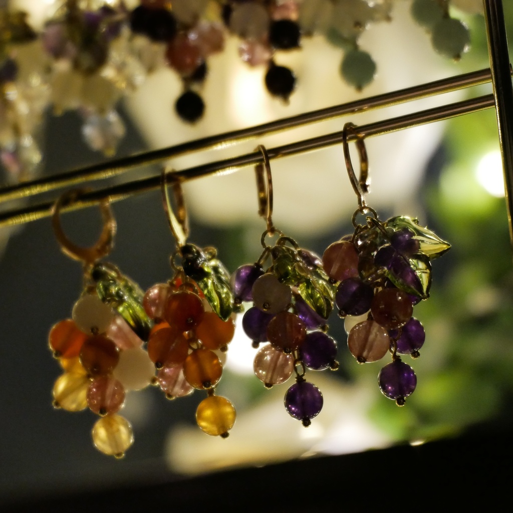 【再稼働、粒子】天然石ぶどうのみみかざり