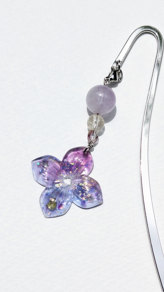 レジンチャーム付き栞 四葩~星しるべ