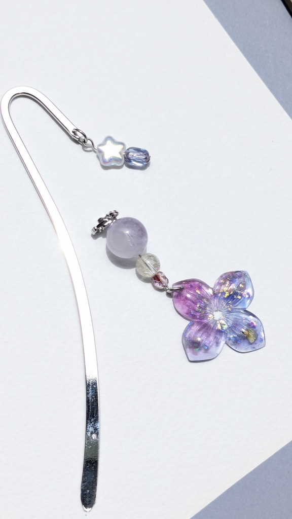 レジンチャーム付き栞 四葩~星しるべ