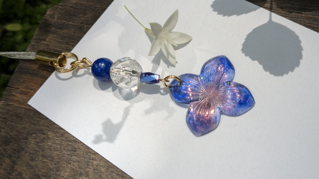 レジンストラップ 四葩~瑠璃