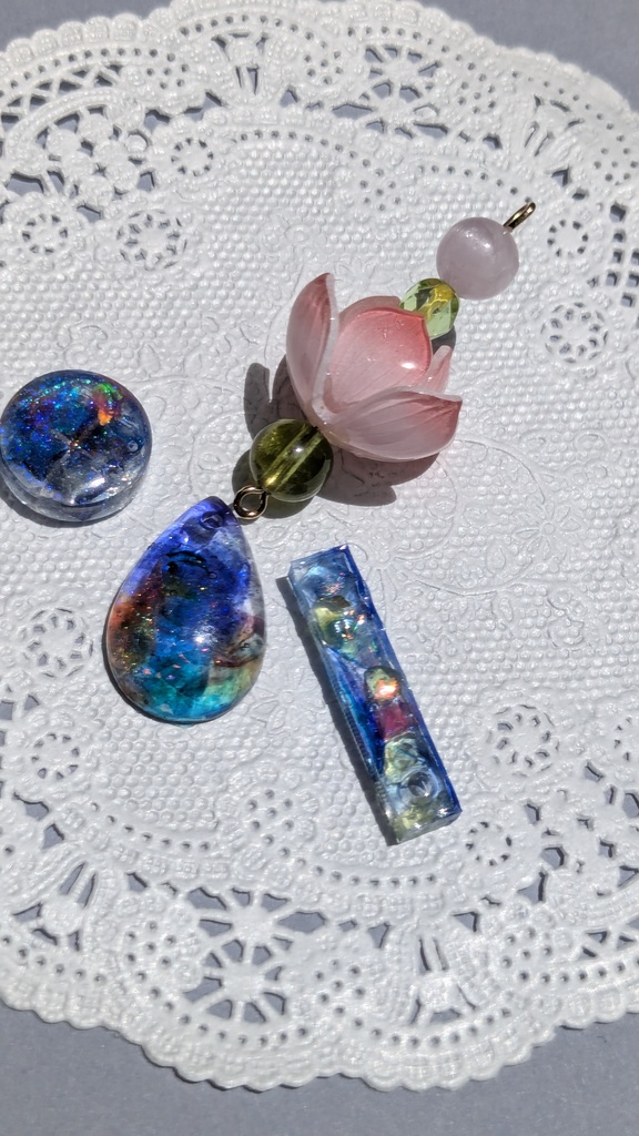 ペンダントトップ 蓮~蒼玉