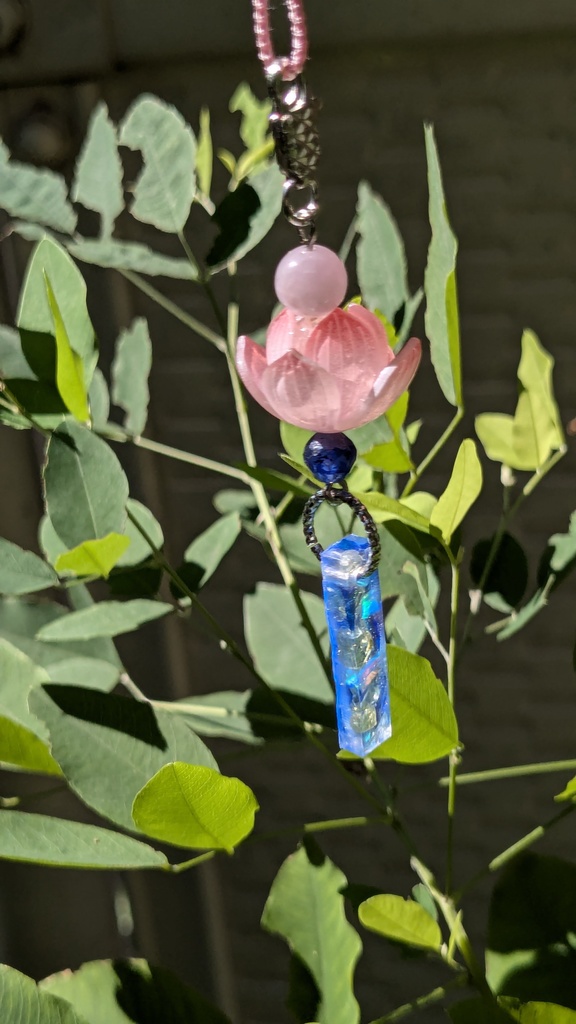 ペンダントトップ 蓮~蒼玉