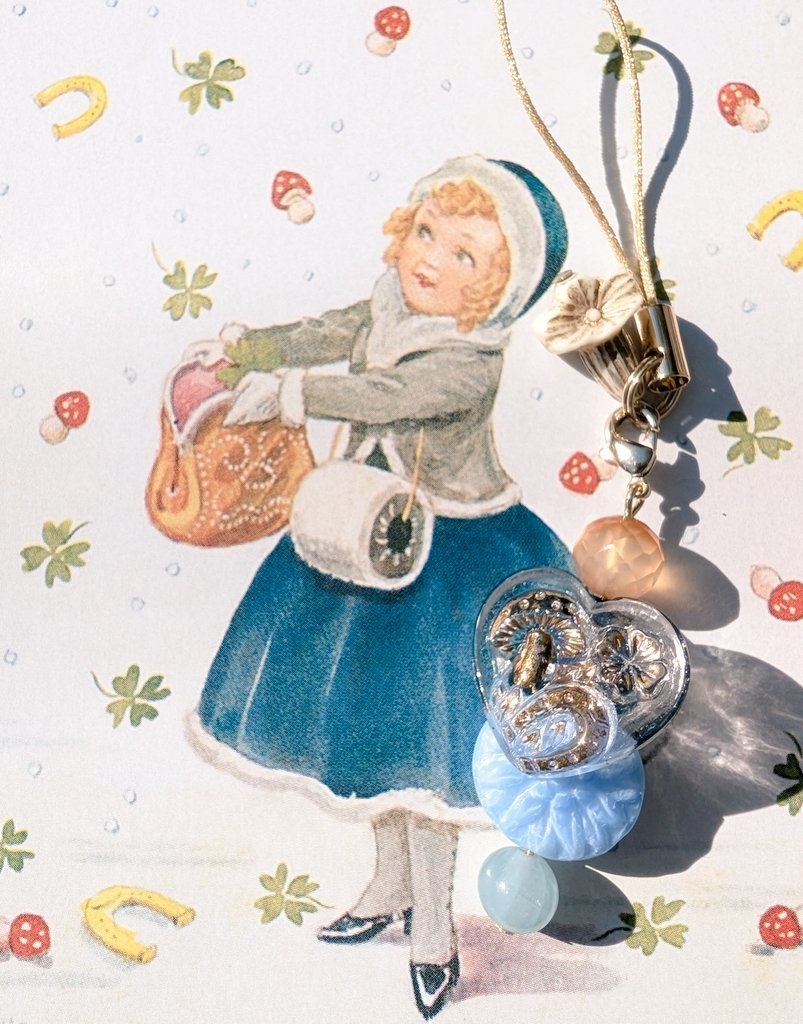 午年ラッキーチャームストラップ　透明