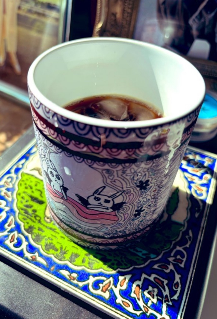 マグカップ(物憂げウサヂ)