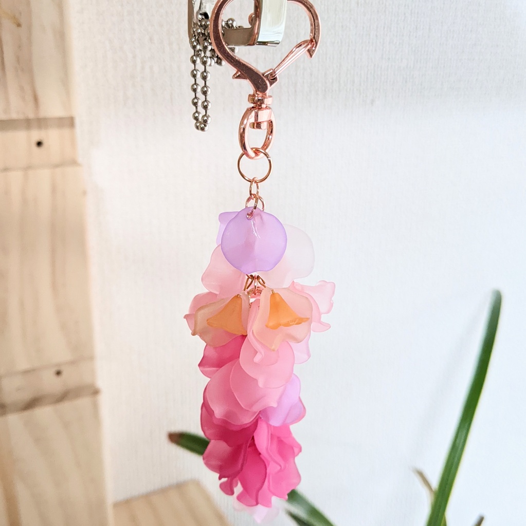 藤の花のバッグチャーム ピンク Explosion Tanz 爆烈乱舞 Booth