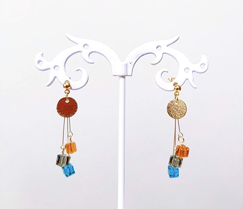 悪友トリオキューブピアス