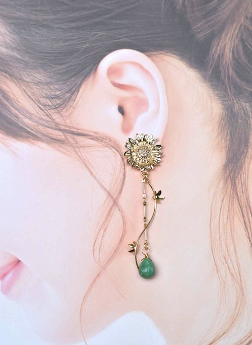 《宇》ひまわり畑の祈り