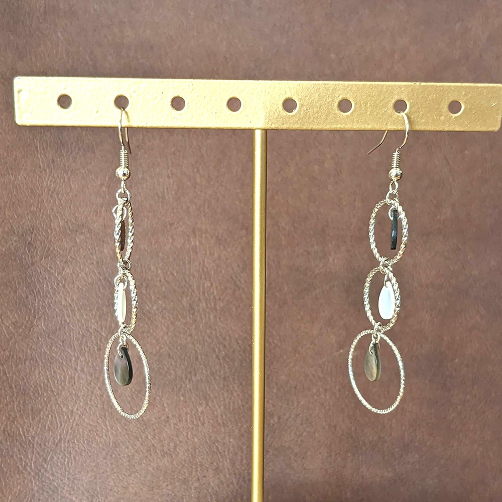 《普》しずく型の耳飾り